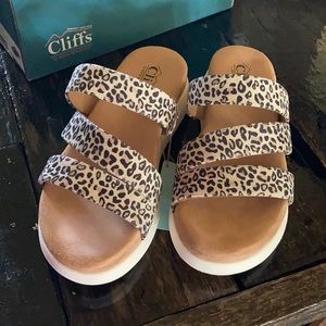 NWT Cliffs leopard print sandals